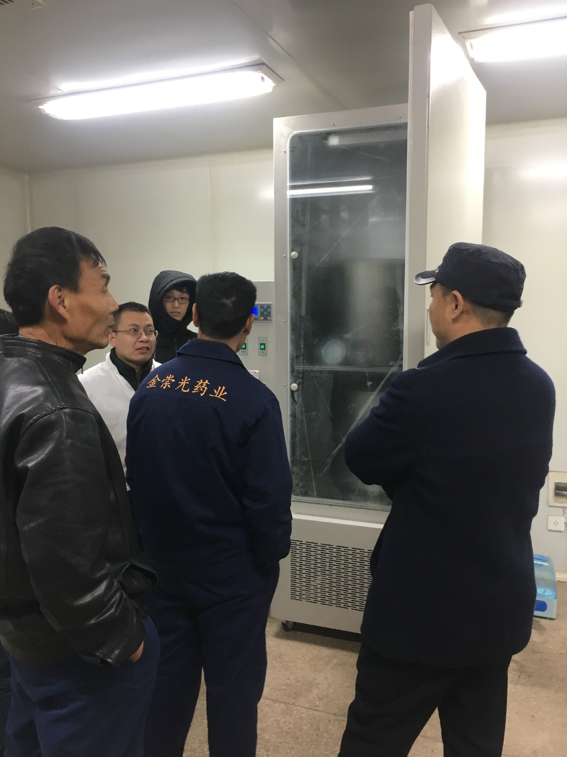 北京崇光药业采购公司FJ-1发酵箱安装调试正常